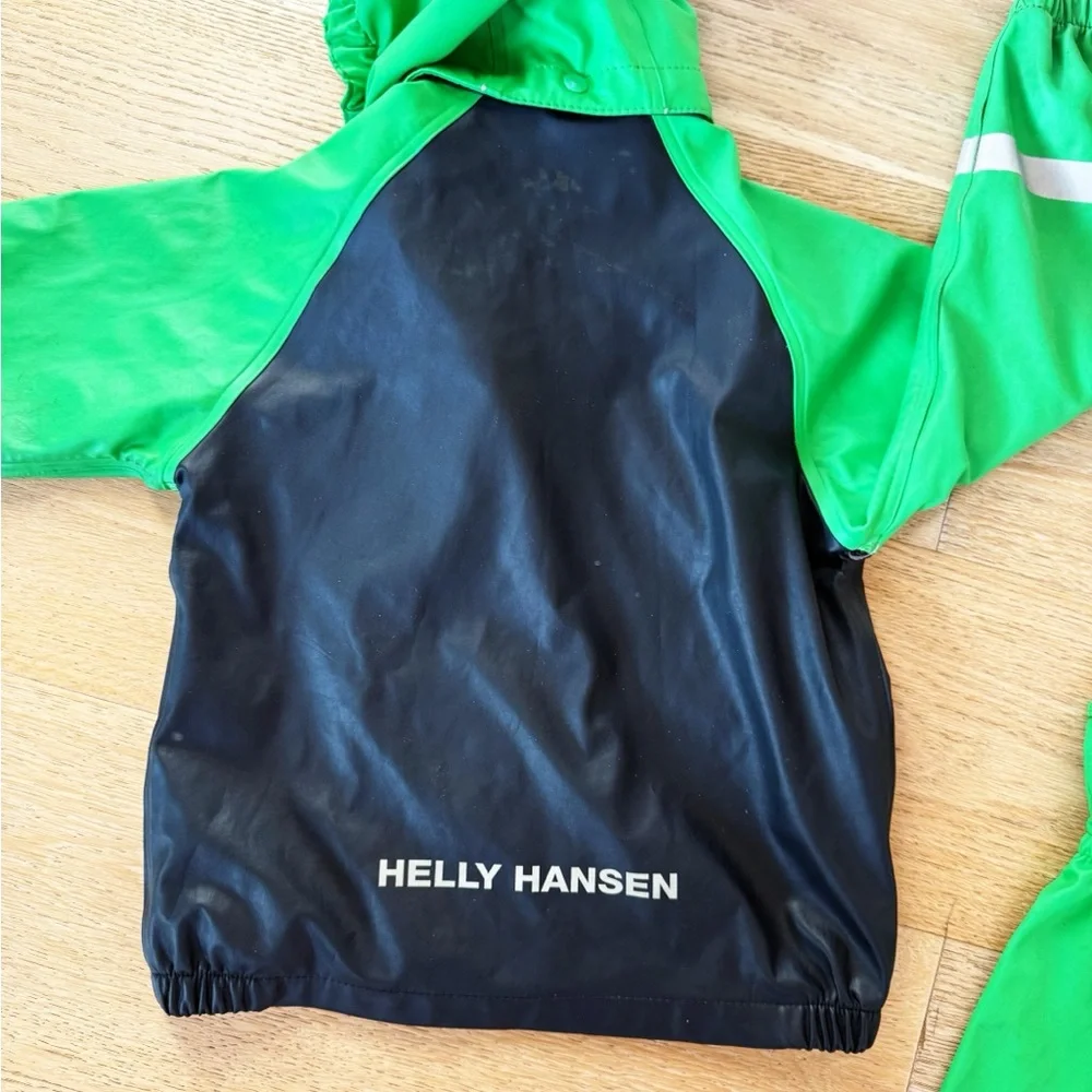 Helly Hansen Vibrant Green and Navy Waterproof Set - Picture 3 of 3
